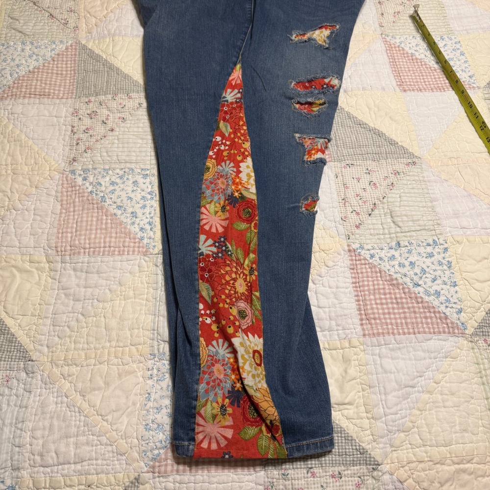 Torrid Bombshell Upcycled Floral Patchwork Straight Leg Jeans Blue 28T Plus Size - Picture 5 of 11